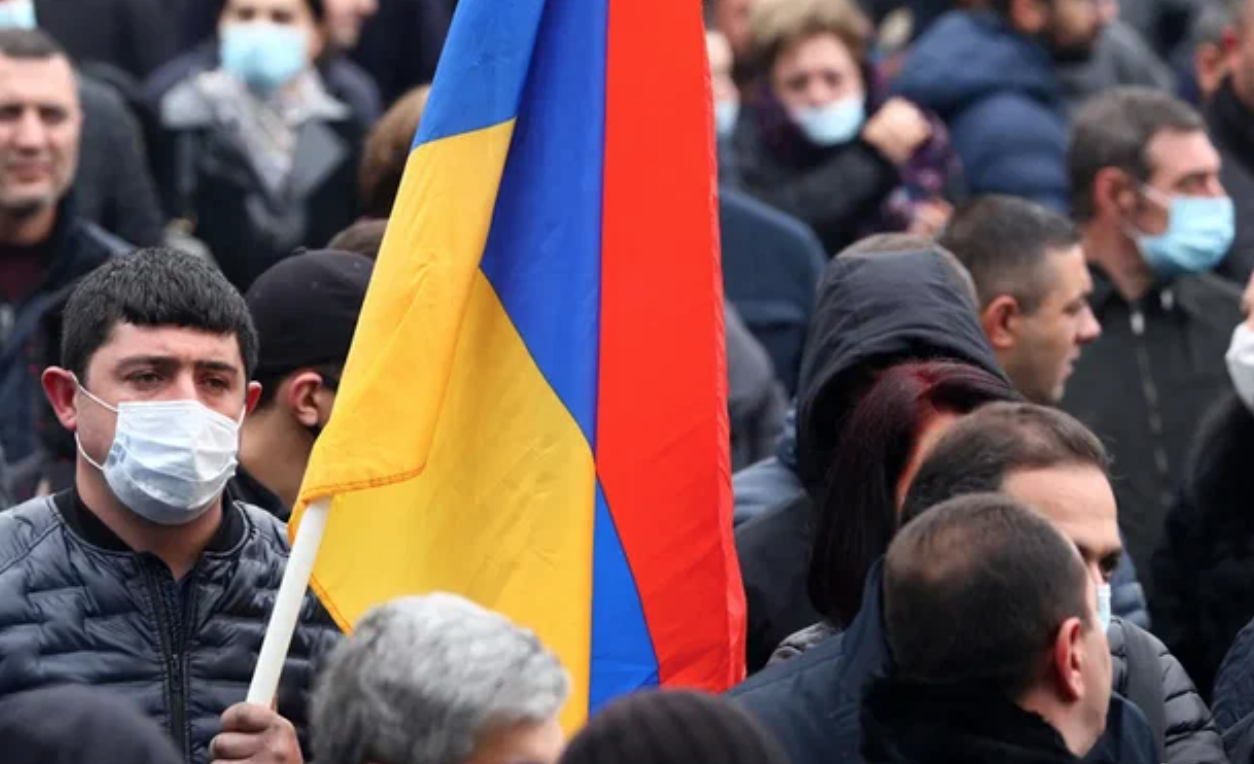 Армения вышла из. Армения и Россия. Митинги за выход из ОДКБ Армения.